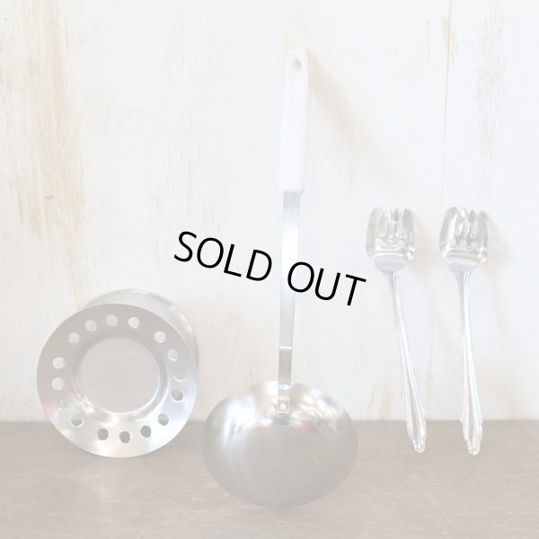 画像8: レトロ　おでん鍋　丸　赤　中仕切り付き　玉杓子＆湯豆腐フォーク2本＆受け皿セット　未使用品（M2　3101）