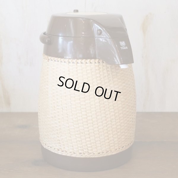 画像3: タイガー魔法瓶　籐エアーポット　PNJ-2200　未使用品　取扱説明書付き
