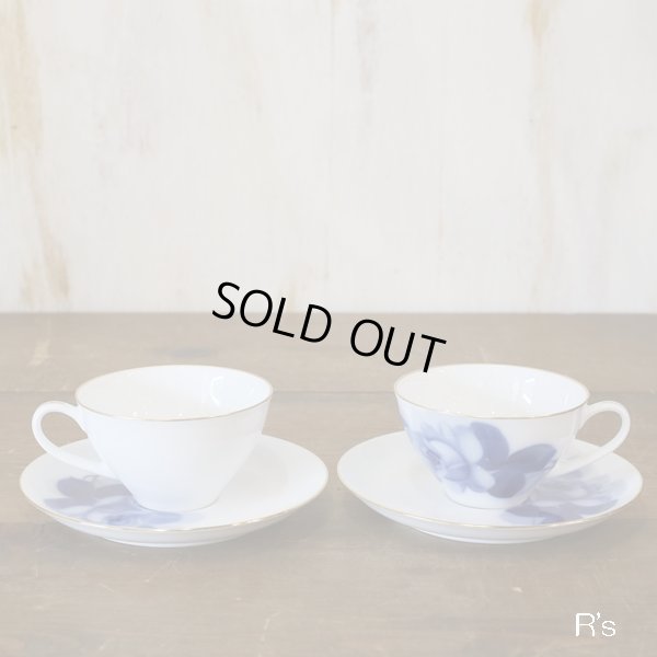 画像2: OKURA　大倉陶園　ブルーローズ　ペア　カップ＆ソーサー＆ケーキソーサーセット　未使用品　箱付き（ク3919）