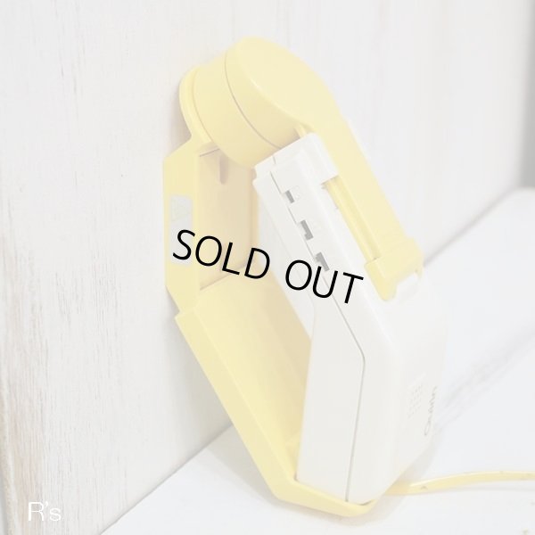 画像2: 富士通　レトロ　プッシュホン/押しボタン式電話機/壁掛け電話機　Quirin　キラン　イエロー　ユーズド品（モ145）