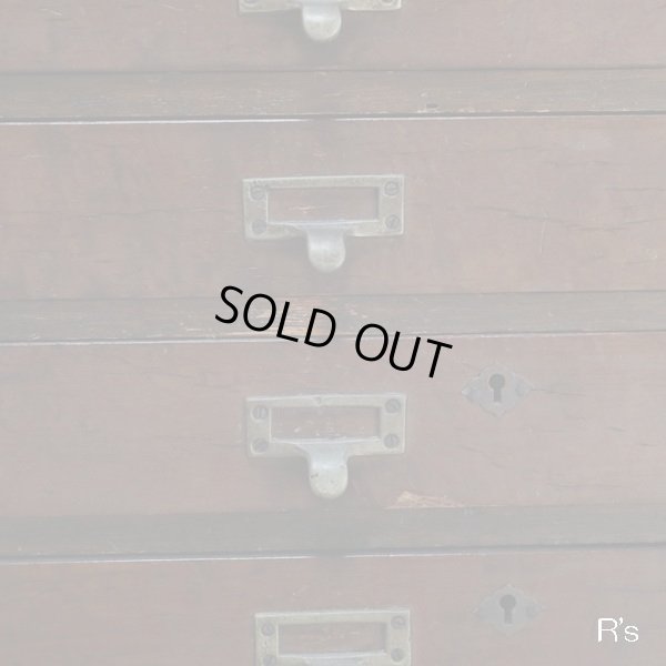 画像3: 木製　古い小抽斗　8段　ユーズド品（店4554）