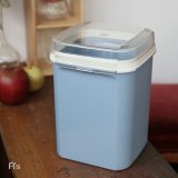 タッパーウェア　角型保存容器　5.5L　ブルー　未使用品（ｗ4595）
