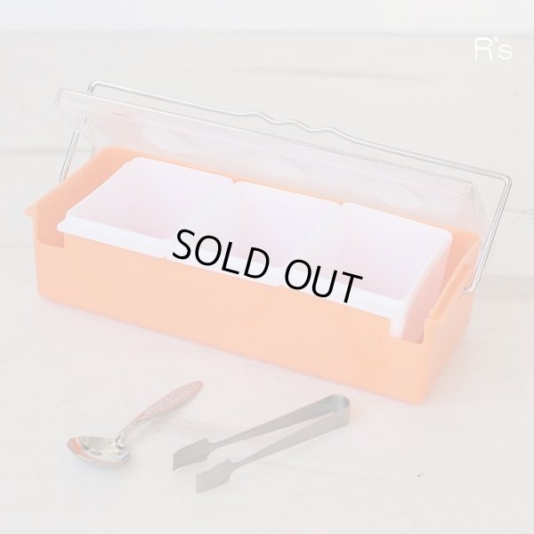 画像3: レトロ　調味料入れ　3連　薬味入れ　オレンジ　スプーン＆トング付き　未使用品（ｙ4671）