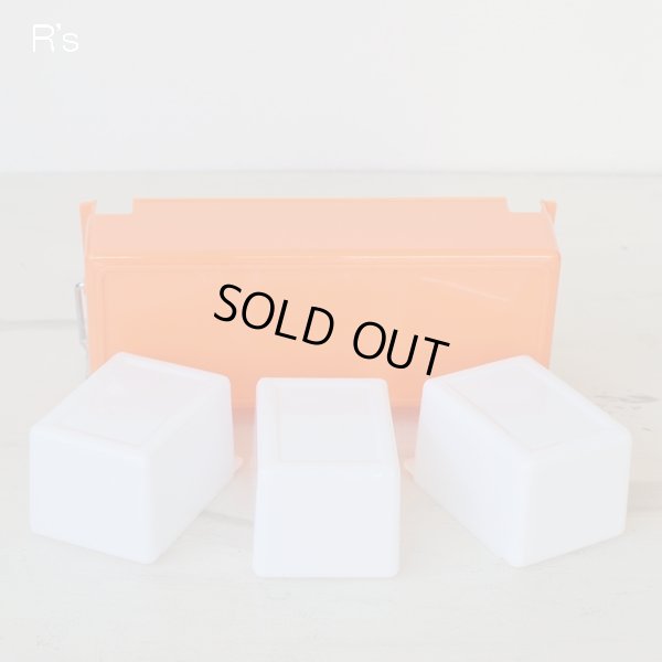 画像5: レトロ　調味料入れ　3連　薬味入れ　オレンジ　スプーン＆トング付き　未使用品（ｙ4671）