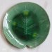 画像1: 陶器の丸皿　葉っぱ型　グリーン　未使用品（を4973） (1)