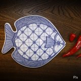 陶器製　鍋敷き　魚型　ユーズド美品（た5394）
