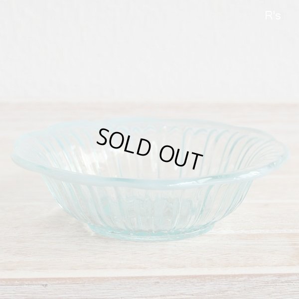 画像2: アンティーク　ガラスボウル　花型　水色（く5474）