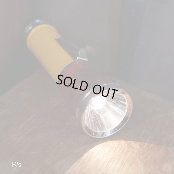 画像3: 富士通　レトロ　懐中電灯兼非常灯　イエロー　未使用品(S4849)