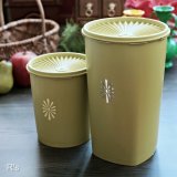 タッパーウェア　デコレーター2個セット　丸型保存容器　3.7L＆1.9L　柄付き　オリーブグリーン　ユーズド品 (TP6245)