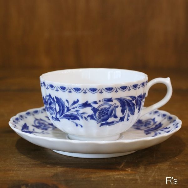 ノリタケ レトロ ティーカップ＆ソーサー 青い花柄 未使用品（む3851） - リユースショップ R's