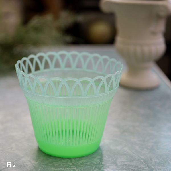 レトロ プラスチック製 鉢カバー 3 5合鉢用 グリーン 未使用品 店5747 リユースショップ R S