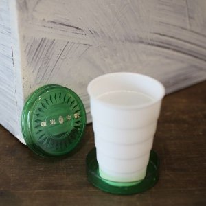 画像: 明治牛乳　携帯用　折りたたみコップ　グリーン　ユーズド品