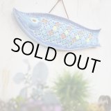 画像: 魚の壁掛け　陶器製　花柄　ブルー　ユーズド品