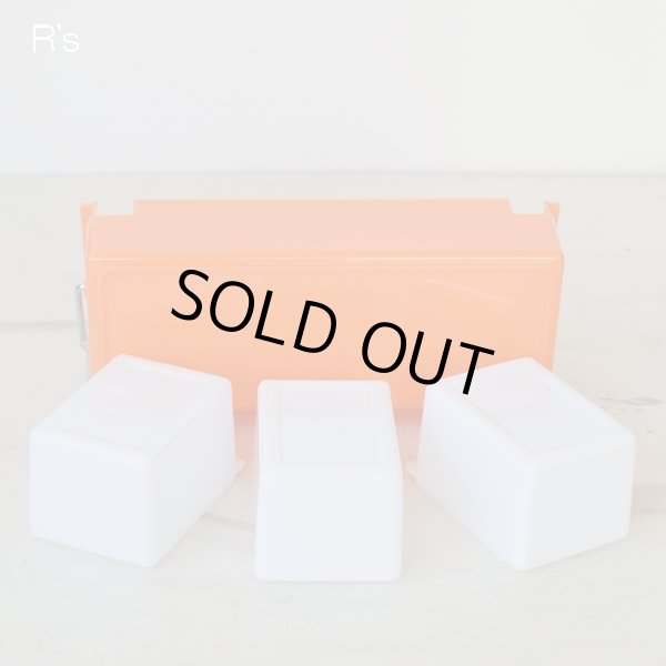 画像5: レトロ　調味料入れ　3連　薬味入れ　オレンジ　スプーン＆トング付き　未使用品（ｙ4671）