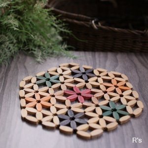 画像: レトロ　竹製　鍋敷き　花モチーフ　ユーズド品（ｊ5052）