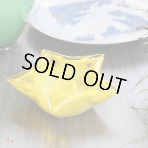 画像: Sasaki　Glass　佐々木硝子　レトロ　星型　ガラス　キャンドルスタンド　燭台　イエロー　未使用品（ハ5233）