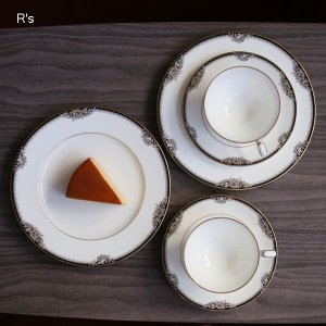 画像: Noritake　ノリタケ　ペア　カップ＆ソーサーとケーキプレートセット　未使用品　箱付き（II5250)