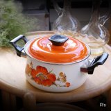 画像: レトロ　ホーロー両手鍋　20ｃｍ　オレンジ花柄　未使用品（LL5345）