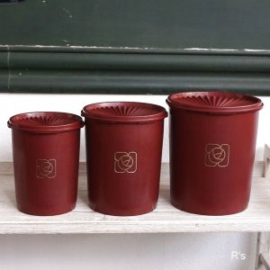 画像: タッパーウェア　デコレーター3つセット　丸型保存容器　赤　柄付き　未使用品 (冷5383）