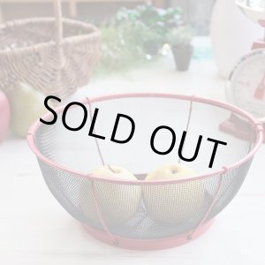 画像: レトロ 金属製 水切りざる 赤×黒 未使用品