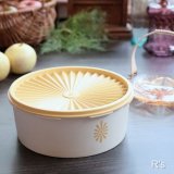 画像: タッパーウェア　ジュビリー　クッキーケース　丸平型保存容器　イエロー　柄付き　ユーズド品