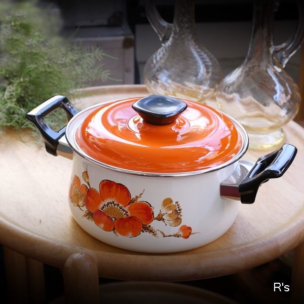 画像1: レトロ　ホーロー両手鍋　20ｃｍ　オレンジ花柄　未使用品（LL5345）