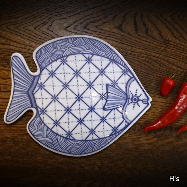 画像1: 陶器製　鍋敷き　魚型　ユーズド美品（た5394）