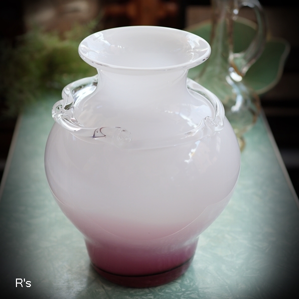 カメイガラス　花瓶　フラワーベース