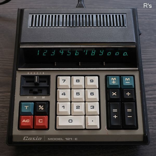 Casio カシオ レトロ 電卓 MODEL 121-E ユーズド品（ア5947