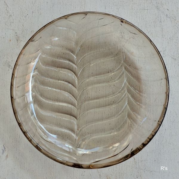 画像3: レトロ　13ｃｍ　ガラスプレート　葉柄　チャコールグレー　ユーズド品 (ナ5205）