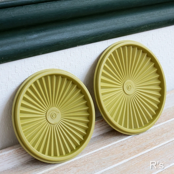 画像11: タッパーウェア　デコレーター2個セット　丸型保存容器　3.7L＆1.9L　柄付き　オリーブグリーン　ユーズド品 (TP6245)